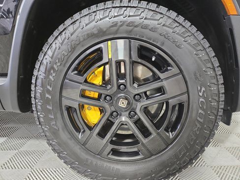 Used 2024 Rivian R1S Adventure image 11