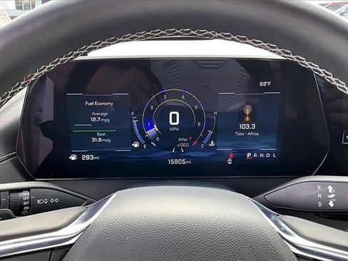 Used 2025 Chevrolet Traverse LT image 13