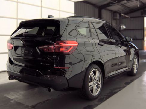 Used 2018 BMW X1 sDrive28i w/ M Sport Package FWD image 2