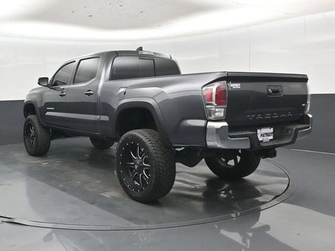 Used 2020 Toyota Tacoma TRD Off-Road AWD/4WD image 30