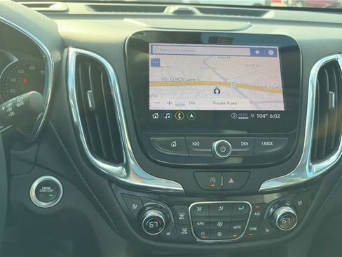 Used 2023 Chevrolet Equinox Premier FWD image 10