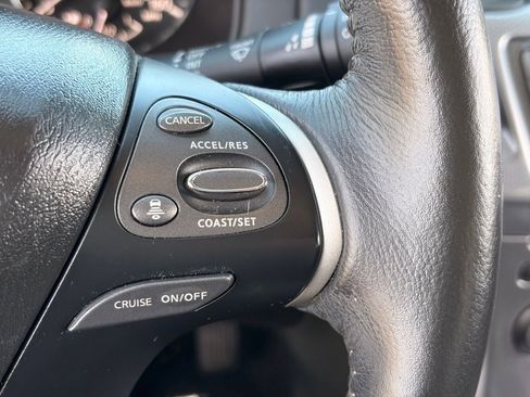 Used 2019 Nissan Pathfinder SL FWD image 26