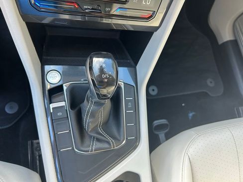 Used 2023 Volkswagen Tiguan SE image 59