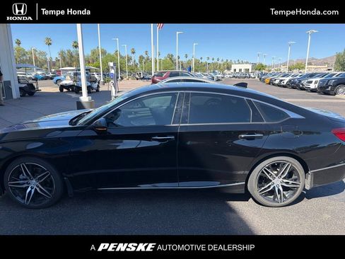 Used 2022 Honda Accord Touring image 1