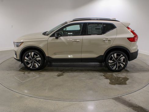 New 2026 Volvo XC40 B5 Ultra w/ Climate Package image 2