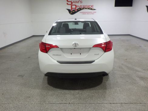 Used 2017 Toyota Corolla XLE w/ Carpet Mat Package (TMS) FWD image 3