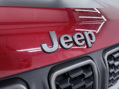 Used 2025 Jeep Compass Trailhawk AWD/4WD image 13