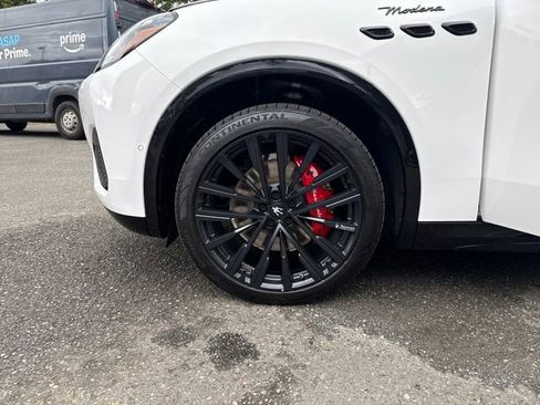 Used 2025 Maserati Grecale Modena AWD/4WD image 28