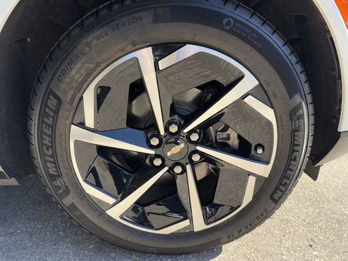 Used 2025 Chevrolet Equinox EV LT image 41