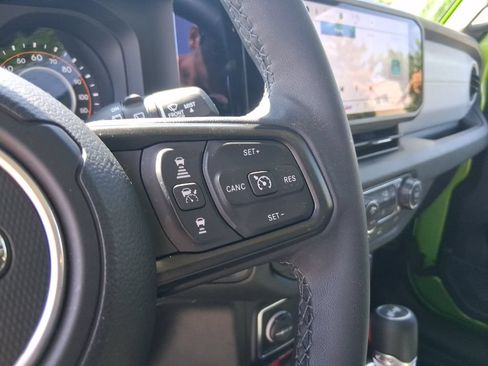 Certified 2025 Jeep Wrangler Sport AWD/4WD image 28