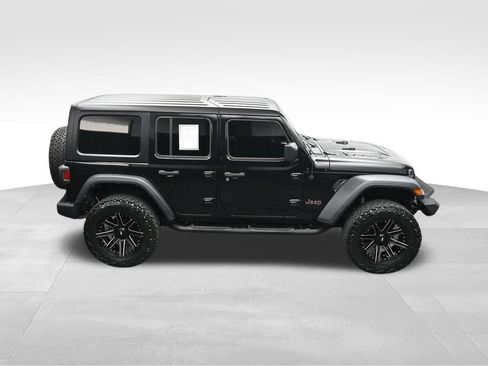 Used 2023 Jeep Wrangler Unlimited Rubicon w/ Cold Weather Group AWD/4WD image 37