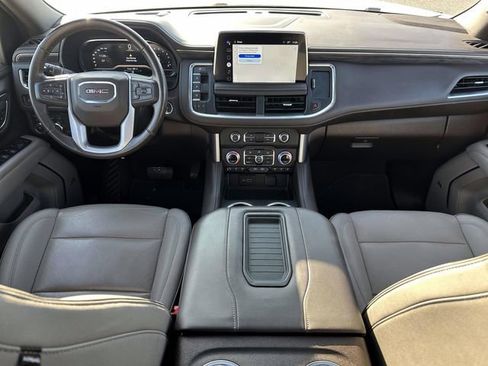 Used 2022 GMC Yukon SLT w/ SLT Premium Package image 14