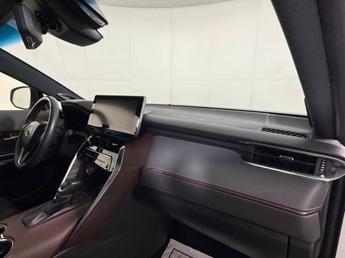Used 2021 Toyota Venza Limited w/ Advanced Technology Package image 33
