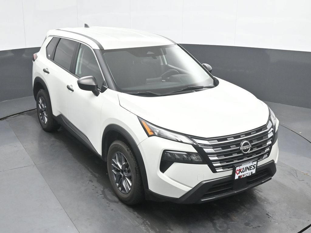 Used 2024 Nissan Rogue S AWD/4WD image 36