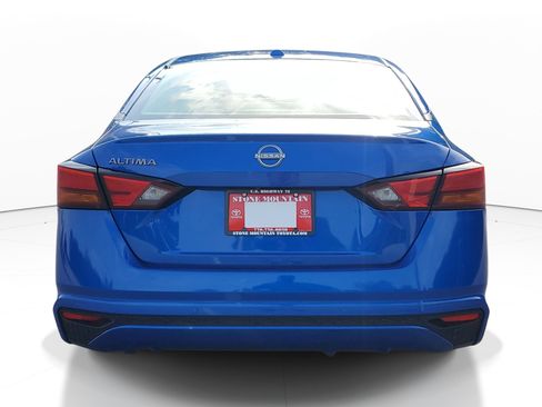 Used 2025 Nissan Altima 2.5 SV FWD image 5