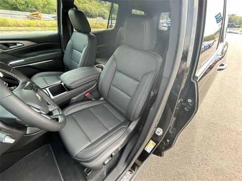 New 2025 Chevrolet Traverse LT w/ Driver Confidence Package image 19