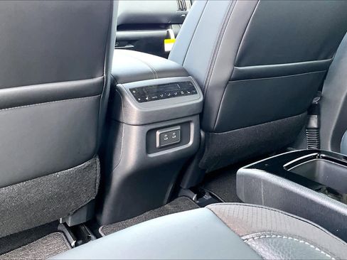 New 2026 Nissan Pathfinder SL image 19