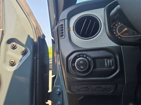 New 2025 Jeep Gladiator Sport image 14