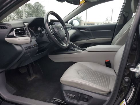 Used 2024 Toyota Camry SE image 16