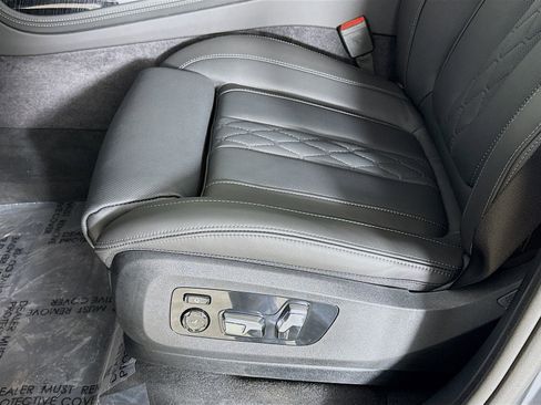 New 2026 BMW X7 xDrive40i w/ Executive Package image 20
