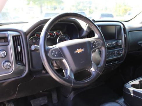 Used 2018 Chevrolet Silverado 1500 LT image 17