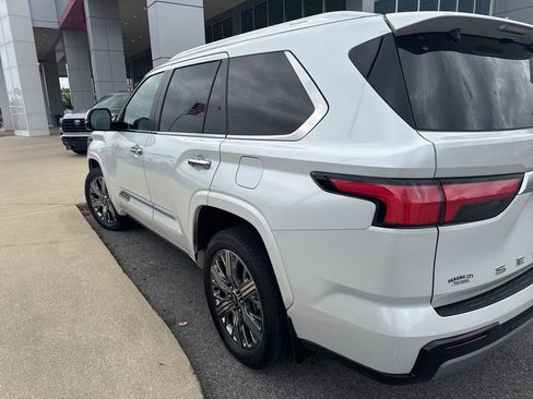 Used 2025 Toyota Sequoia Capstone image 5