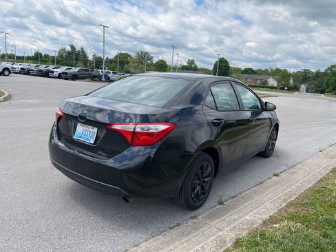 Used 2016 Toyota Corolla LE FWD image 3