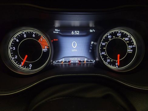 Used 2021 Jeep Cherokee Limited image 23