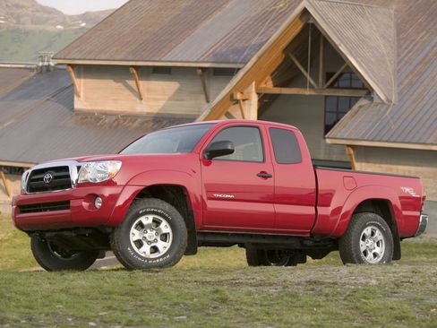Used 2005 Toyota Tacoma PreRunner RWD image 1