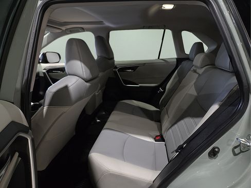 Used 2023 Toyota RAV4 XLE Premium FWD image 15
