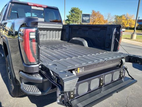 New 2026 GMC Sierra 2500 AT4 w/ AT4 Premium Plus Package AWD/4WD image 23