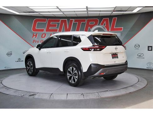 Certified 2022 Nissan Rogue SV w/ SV Premium Package image 4