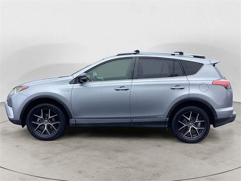 Used 2017 Toyota RAV4 SE image 2