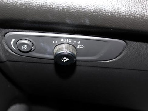 Used 2023 Buick Envision Essence image 24