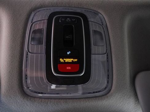 Used 2025 Hyundai Elantra Limited w/ Cargo Package FWD image 28