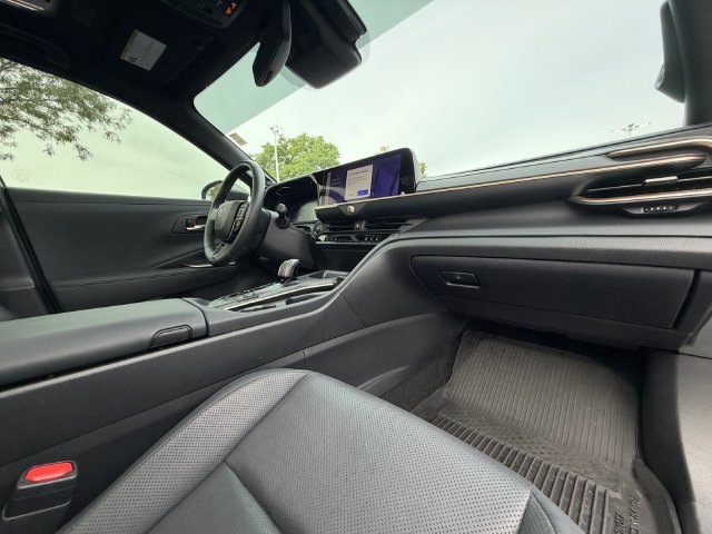 Certified 2023 Toyota Crown AWD/4WD image 20