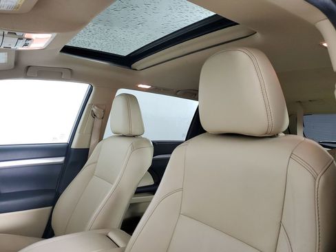 Certified 2017 Toyota Highlander XLE image 21