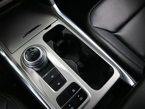 Used 2022 Ford Explorer XLT w/ Equipment Group 202A image 24