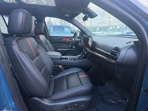 Used 2024 Chevrolet Traverse RS image 26