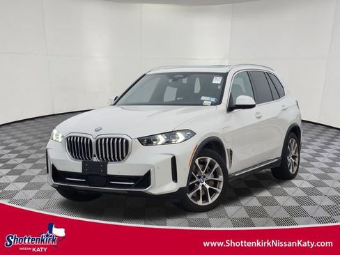 Used 2025 BMW X5 xDrive50e image 1