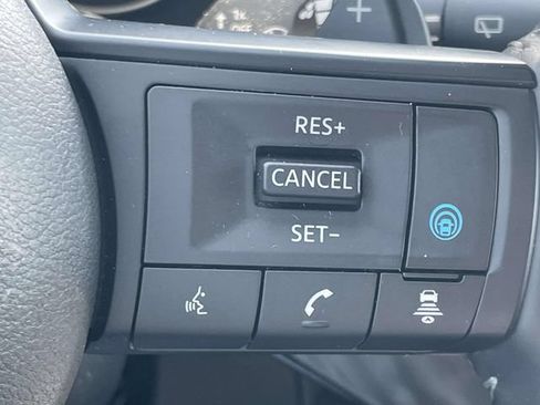 Used 2025 Nissan Pathfinder SV AWD/4WD image 24