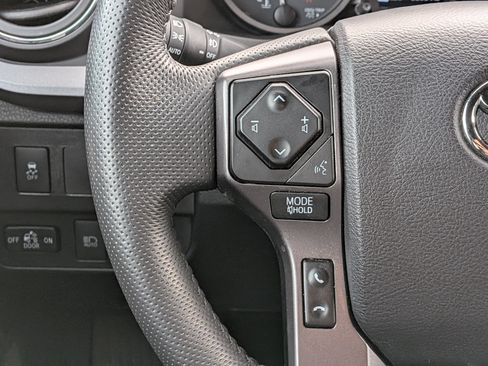 Certified 2022 Toyota Tacoma TRD Off-Road w/ Technology Package AWD/4WD image 35
