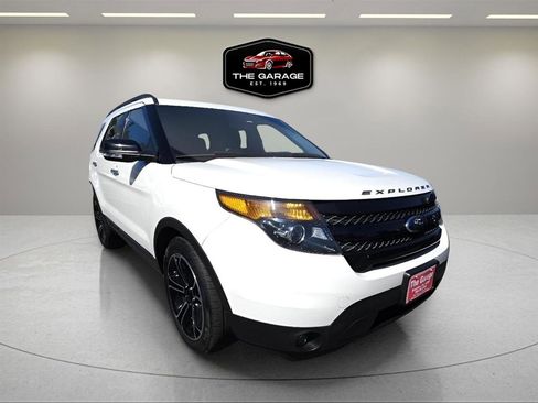 Used 2014 Ford Explorer Sport w/ Equipment Group 401A AWD/4WD image 3