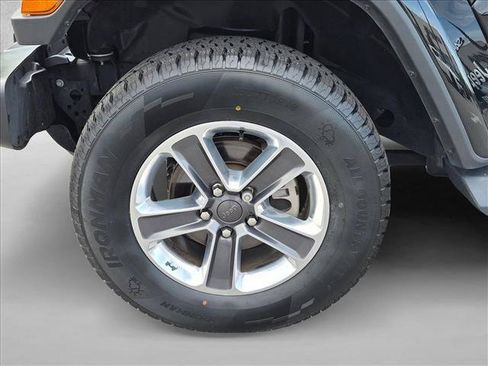 Used 2020 Jeep Wrangler Unlimited Sahara AWD/4WD image 24
