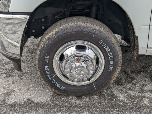 New 2024 RAM 3500 Tradesman w/ Chrome Appearance Group image 8