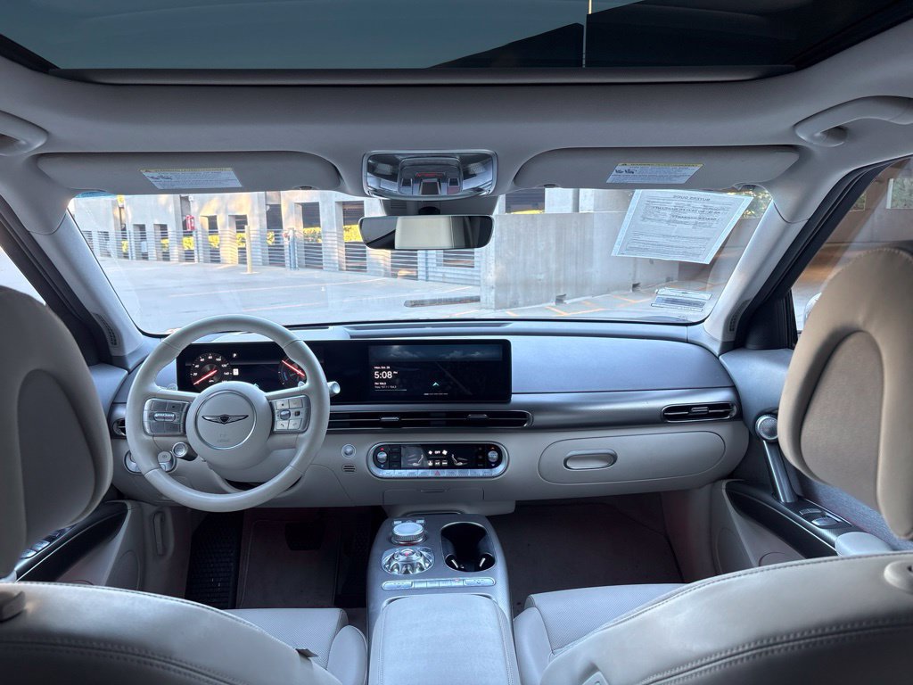 Used 2024 Genesis GV60 RWD image 9