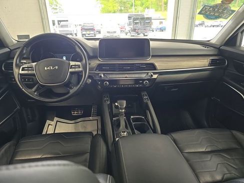 Used 2022 Kia Telluride SX w/ SX Prestige Package AWD/4WD image 11