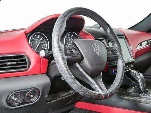 Certified 2023 Maserati Levante GT AWD/4WD image 3