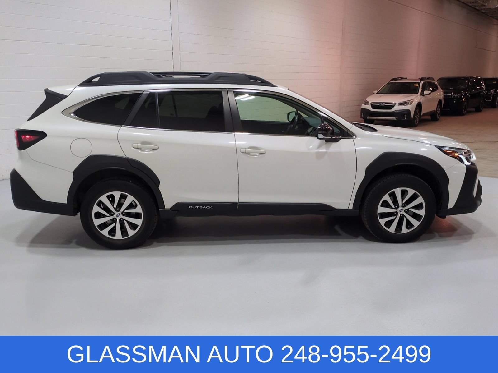 Used 2024 Subaru Outback Premium AWD/4WD image 2