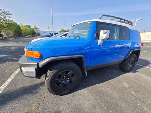 Used 2007 Toyota FJ Cruiser 4WD w/ Upgrade Pkg 1 image 4